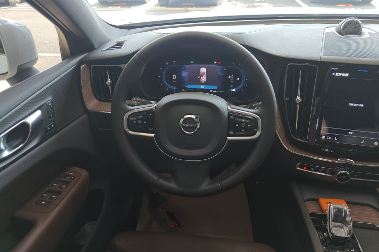 沃尔沃XC60 2023款 B5 四驱智远豪华版中控内饰13