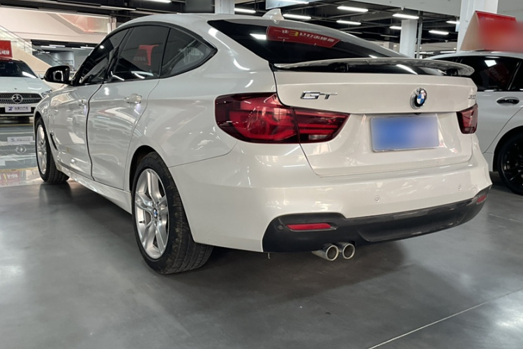 宝马3系GT 2019款 320i M运动套装车身外观6003