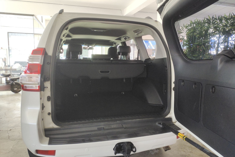 丰田 普拉多 2016款 2.7L 自动标准版机舱底盘23