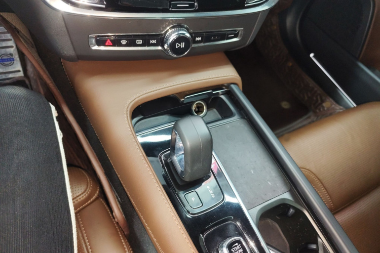 沃尔沃V90 2022款 Cross Country B5 AWD 智尊版局部细节18