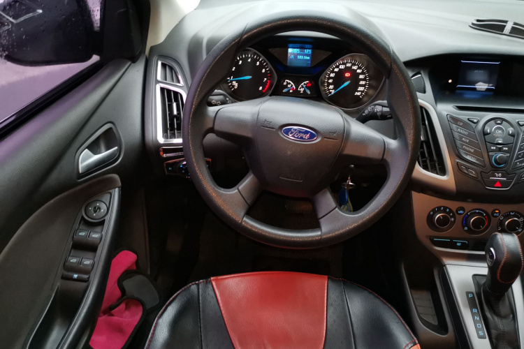 福特 福克斯 2012款 两厢 1.6L 自动舒适型局部细节13