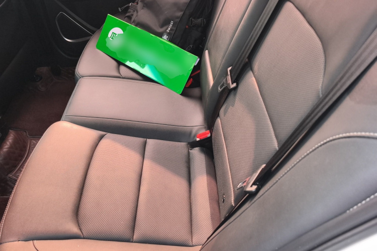 吉利汽车 帝豪 2019款 领军版 1.5L 手动向上互联型 国VI中控内饰21