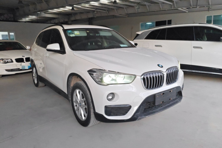 宝马X1 2019款 sDrive18Li 时尚型车身外观3