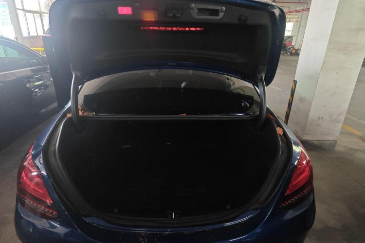 奔驰C级 2020款 改款 C 260 L 运动版局部细节23