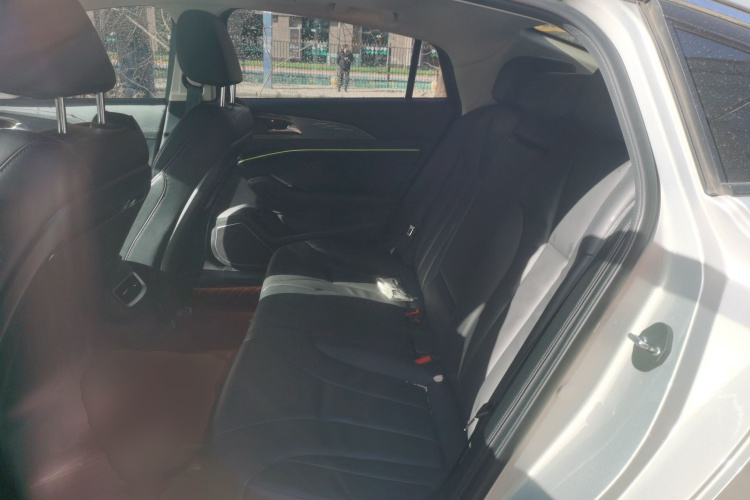 红旗H5 2022款 经典款 改款 1.8T 自动智联旗韵版中控内饰21