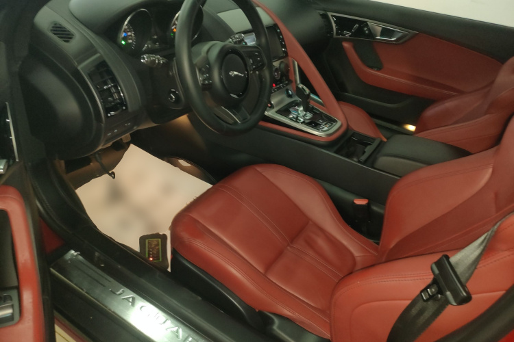 捷豹F-TYPE 2016款 3.0 SC 硬顶版中控内饰20