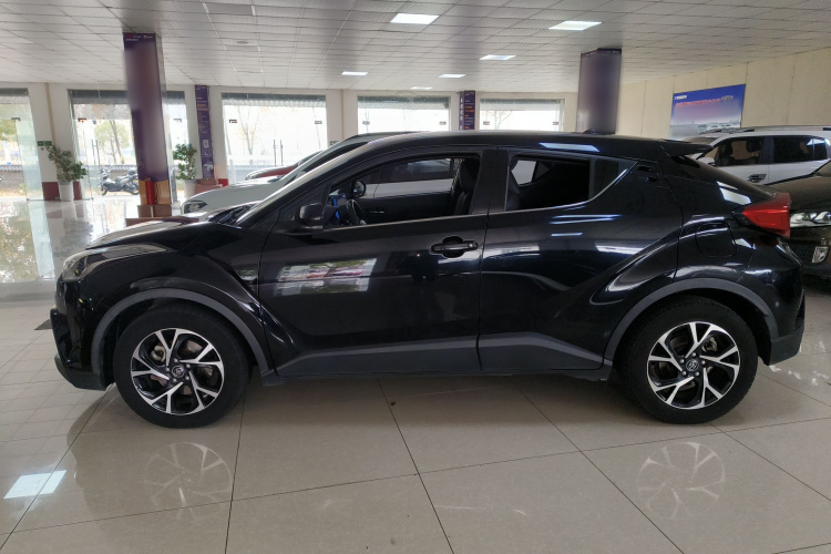 丰田C-HR 2018款 2.0L 领先特别版 国V车身外观4