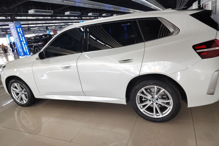 宝马X3 2025款 xDrive25L 豪华套装车身外观4
