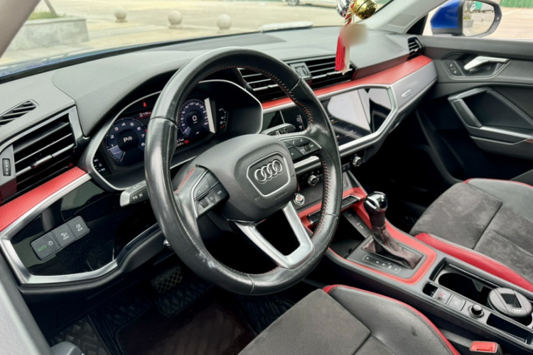 奥迪Q3 2019款 35 TFSI 进取动感型中控内饰7013