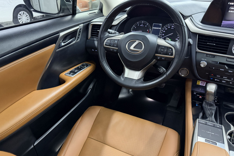 雷克萨斯RX 2020款 300 四驱典雅版 国VI中控内饰7008