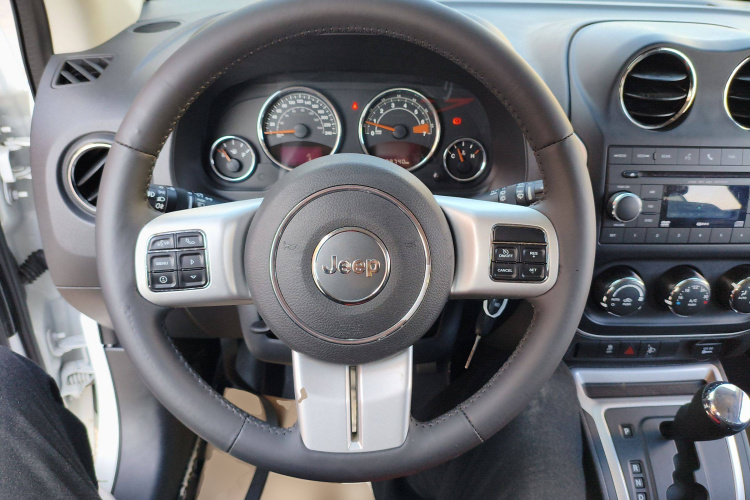 Jeep 指南者(进口) 2014款 改款 2.4L 四驱舒适版局部细节13