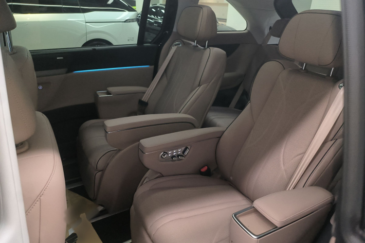 小鹏X9 2025款 650长续航 Max中控内饰21