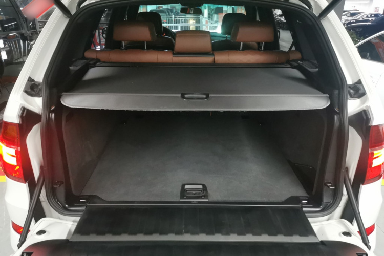 宝马X5(进口) 2013款 xDrive35i 臻享版机舱底盘23