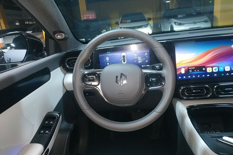 零跑汽车 零跑C01 2022款 四驱双电机性能版中控内饰13