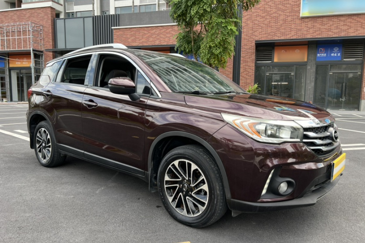 广汽传祺 传祺GS4 2015款 200T G-DCT精英版车身外观6004