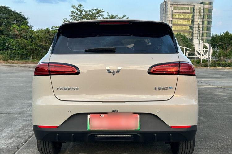 五菱汽车 五菱缤果PLUS 2024款 330km 五座版车身外观6005