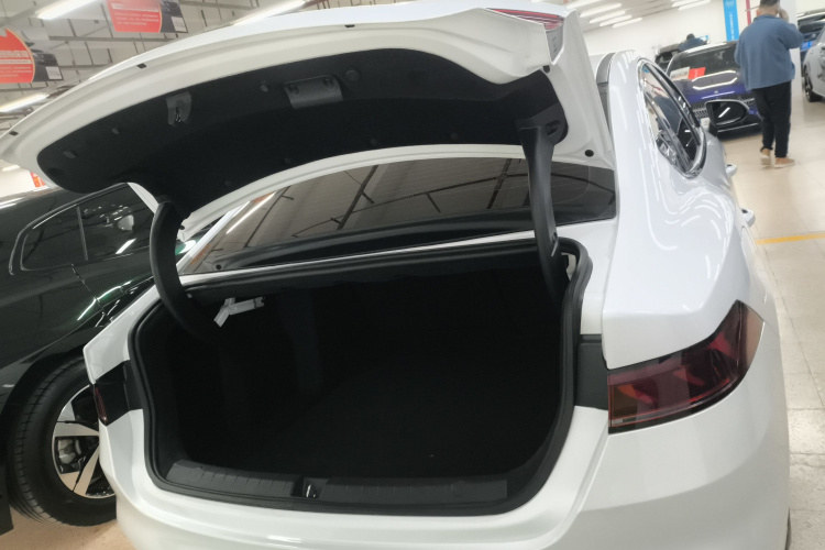 比亚迪 秦PLUS 2023款 冠军版 EV 510KM超越型机舱底盘23