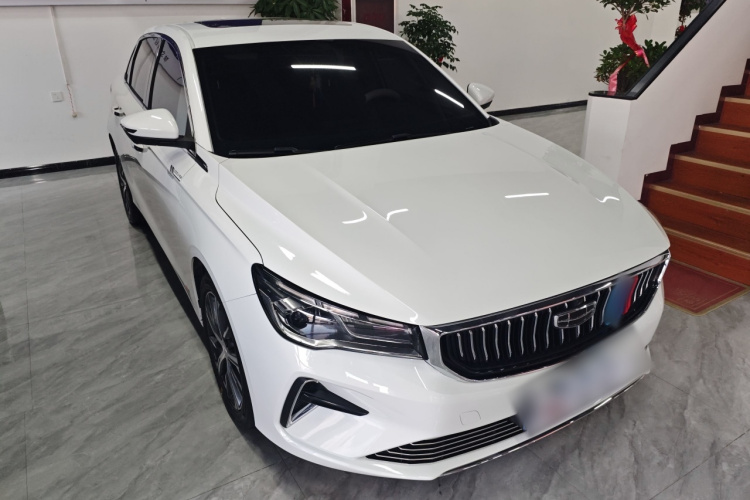 吉利汽车 帝豪 2023款 第4代冠军版 1.5L CVT尊贵型车身外观3