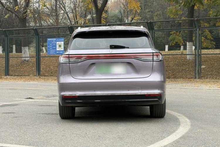 鸿蒙智行 尚界H5 2025款 纯电 Max 长续航车身外观6008