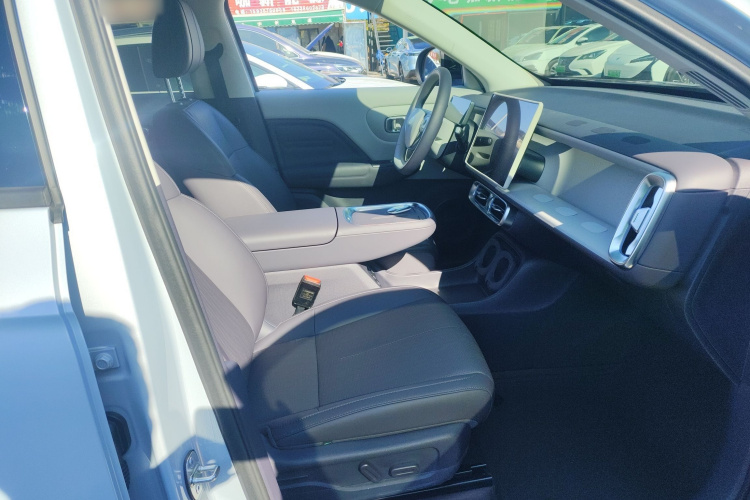 零跑汽车 零跑B10 2025款 510悦享版局部细节41