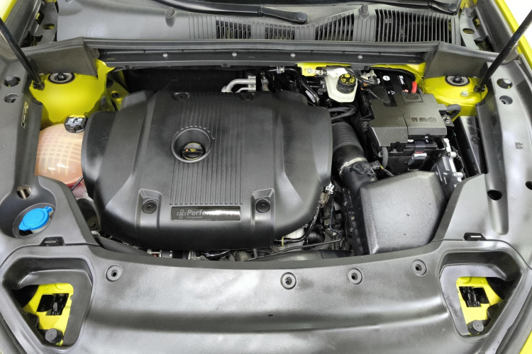 领克03 2021款 03+ 2.0TD 自动驭风版机舱底盘24