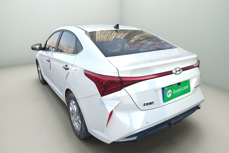 现代 悦纳 2020款 1.4L 手动GLS炫酷版车身外观5