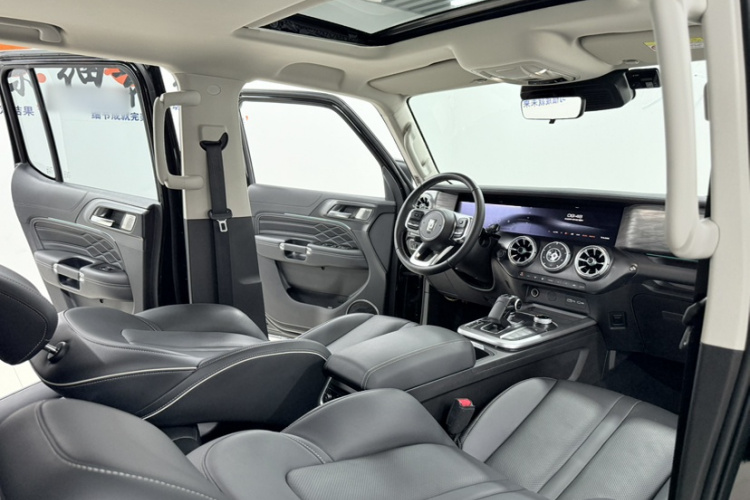 坦克300 2024款 2.0T 征服者中控内饰7007