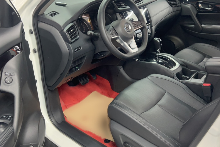 日产 奇骏 2023款 经典 2.0L 两驱智联舒享版中控内饰7002