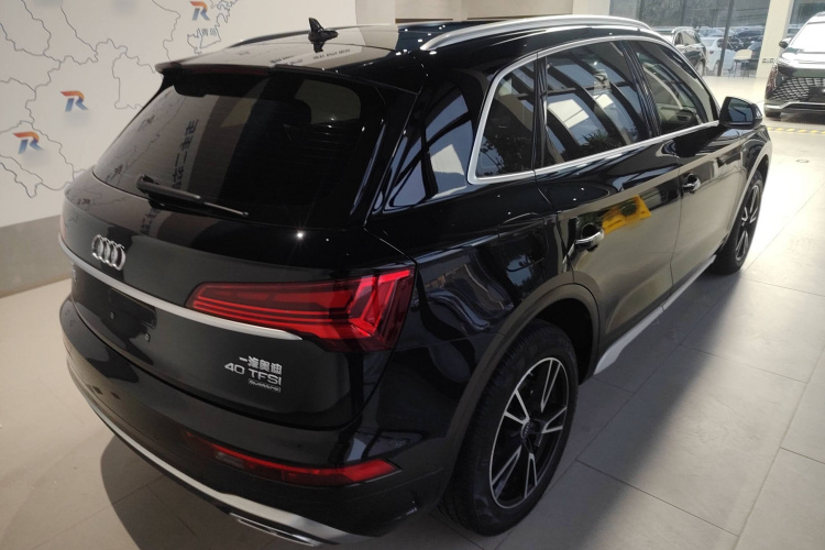 奥迪Q5L 2024款 40 TFSI 时尚动感型车身外观6004