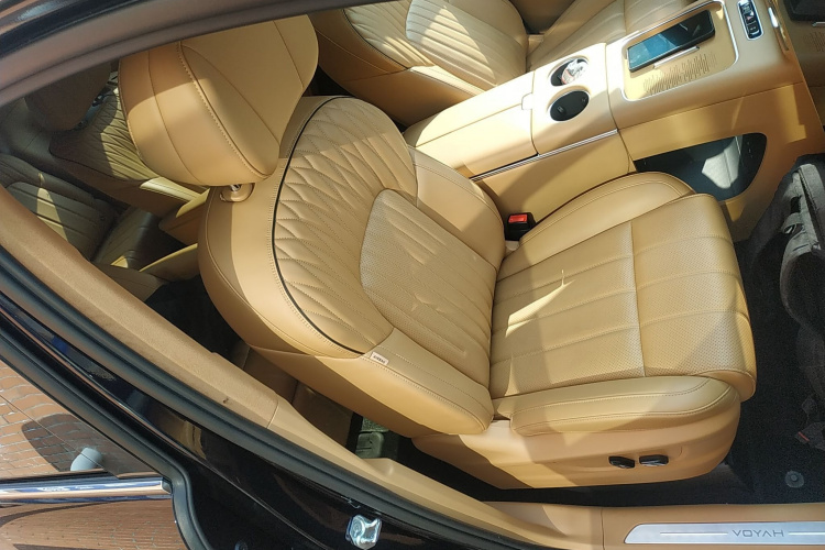 岚图汽车 岚图梦想家 2025款 PHEV 四驱旗舰鲲鹏版局部细节41