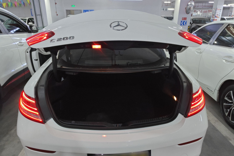 奔驰C级(进口) 2018款 C 200 轿跑车机舱底盘23