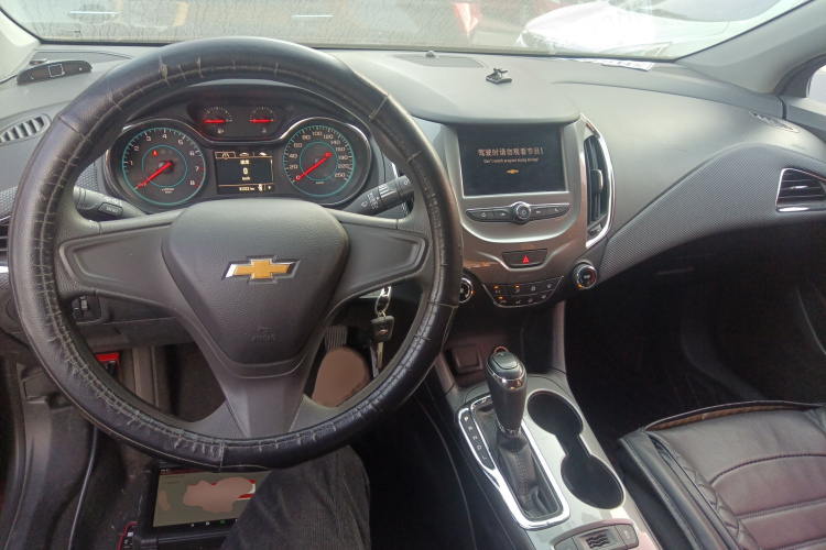 雪佛兰 科鲁兹 2018款 320 自动先锋天窗版中控内饰12