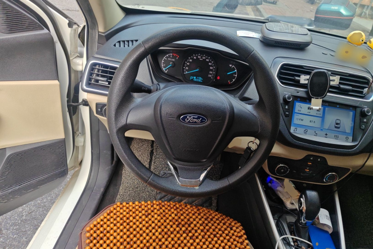 福特 福睿斯 2017款 1.5L 自动舒适型中控内饰13