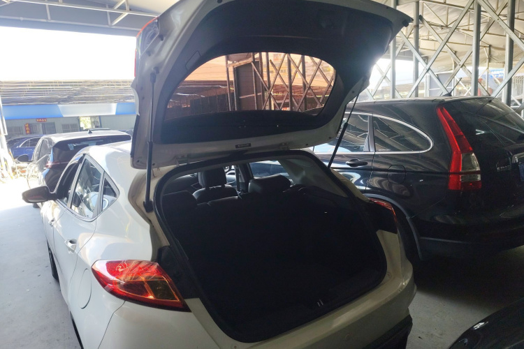 长安 逸动 2016款 XT 1.6L 自动俊酷型机舱底盘23