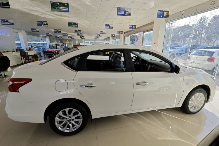 日产 轩逸 2024款 改款三 经典 1.6XE CVT舒适版车身外观6002