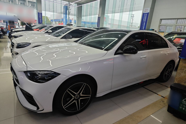 奔驰C级 2025款 C 260 L 皓夜运动版车身外观4