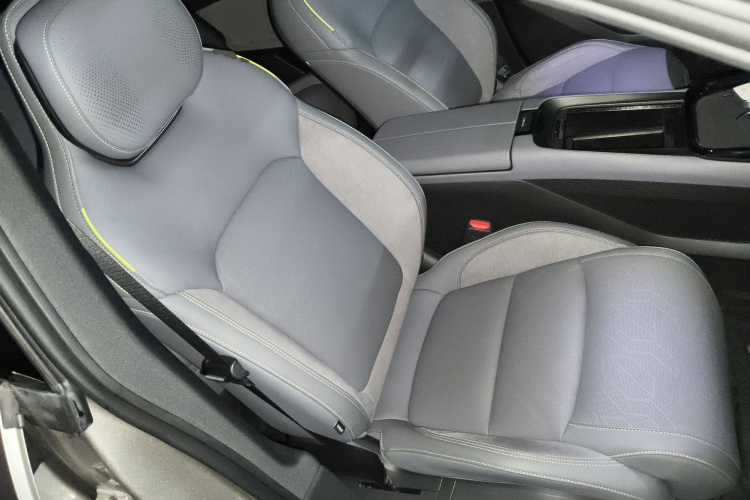 领克08 EM-P 2023款 120km 长续航Halo局部细节41