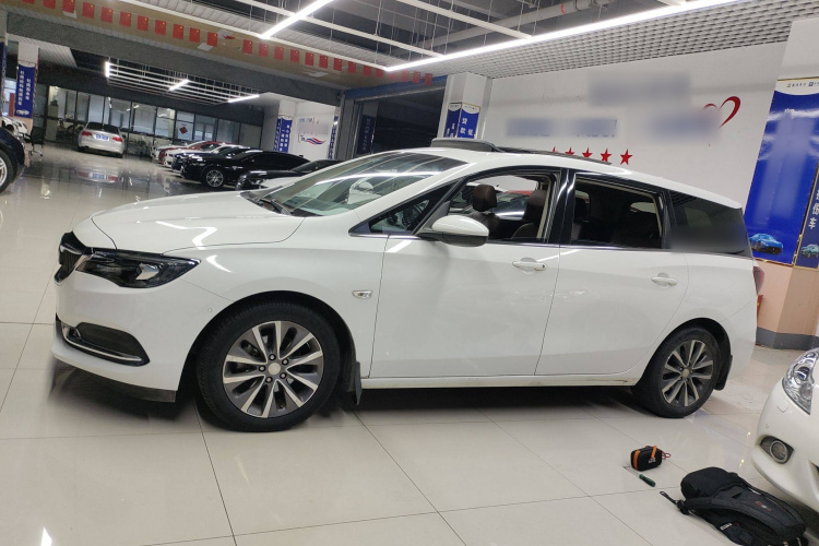 别克GL6 2018款 18T 6座尊贵型车身外观4