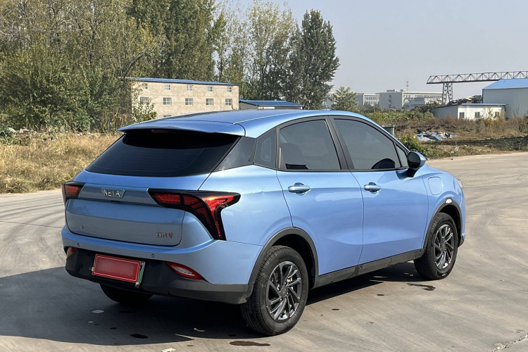 哪吒汽车 哪吒V 2021款 标准续航娱乐版升级型车身外观6004
