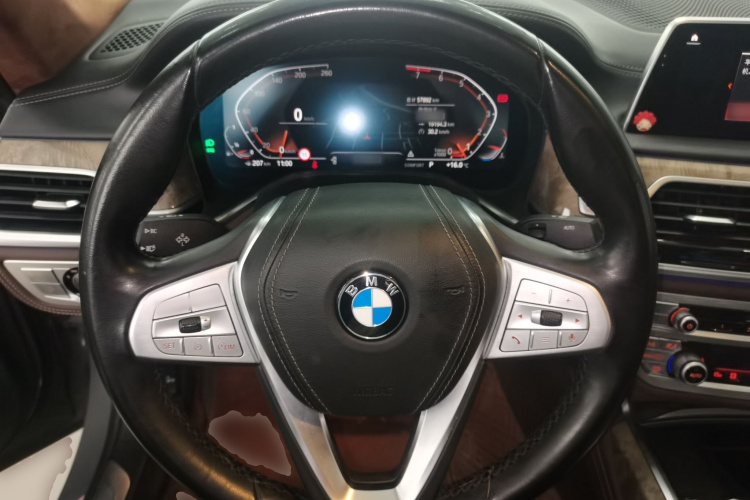 宝马7系 2019款 740Li 领先型 豪华套装中控内饰13