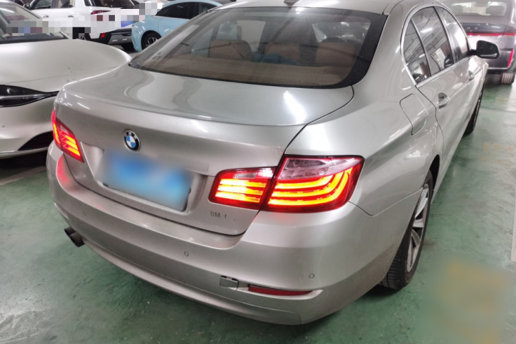 宝马5系 2014款 520Li 典雅型车身外观7