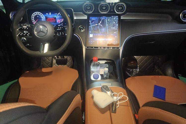 奔驰GLC 2023款 GLC 260 L 4MATIC 豪华型 5座中控内饰7002