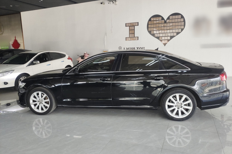 奥迪A6L 2018款 30周年年型 TFSI 进取型车身外观4