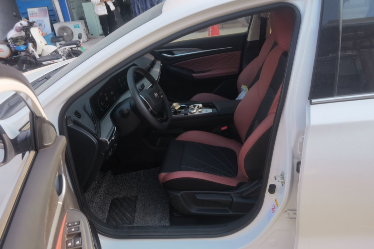 长安 逸动 2023款 畅享版 PLUS 蓝鲸NE 1.4T GDI DCT尊贵版局部细节19