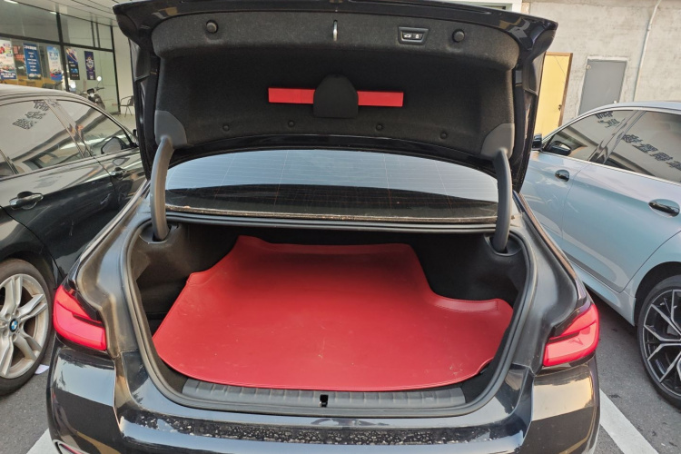 宝马5系新能源 2022款 535Le M运动套装机舱底盘23