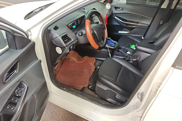 福特 福睿斯 2017款 幸福版 1.5L 自动时尚型中控内饰7003