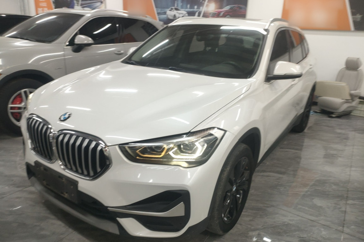 宝马X1 2020款 sDrive20Li 时尚型车身外观1