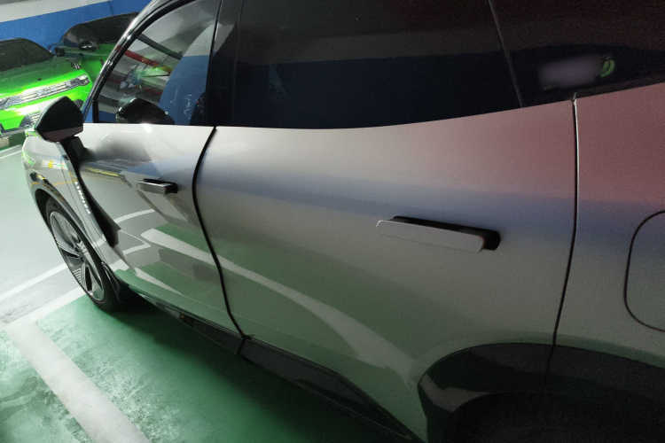 领克08 EM-P 2023款 120km 长续航Halo车身外观6003