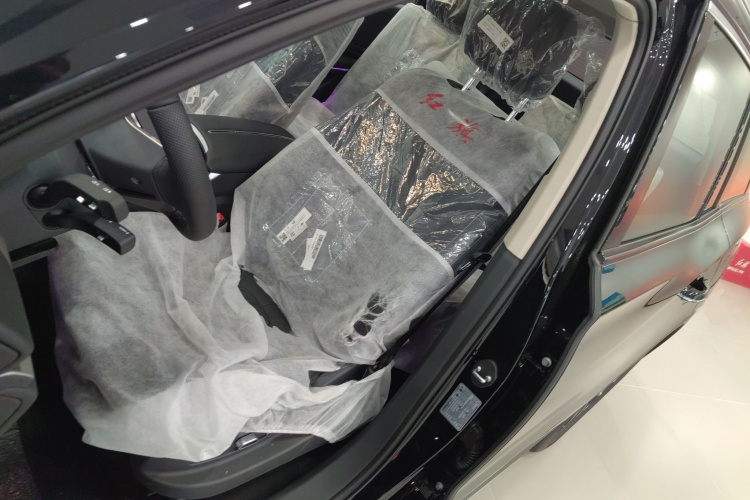 红旗HS7 PHEV 2024款 2.0T PHEV 四驱旗畅版 6座局部细节19