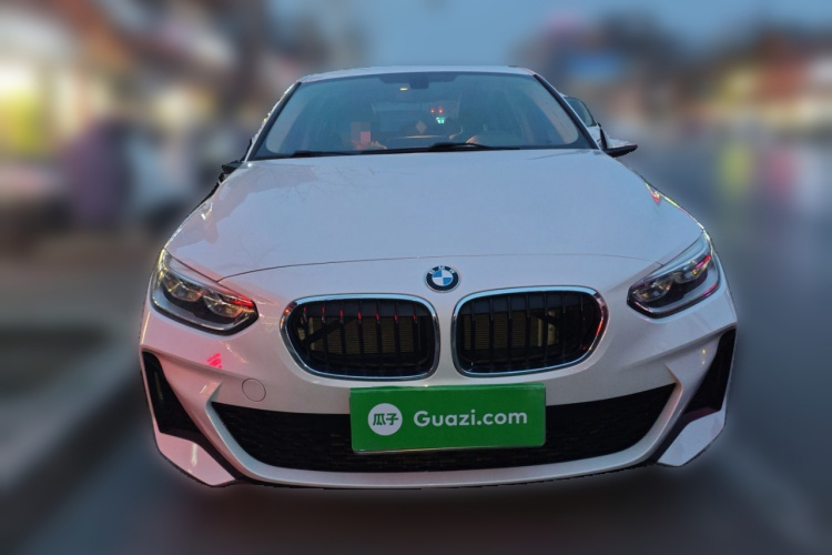 宝马1系 2021款 改款 120i M运动版车身外观2